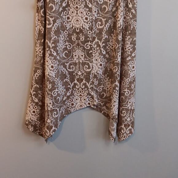 EUC SJS Brand Women's Top Sleeveless V-Neck Handkerchief Hem 2X - Picture 6 of 6